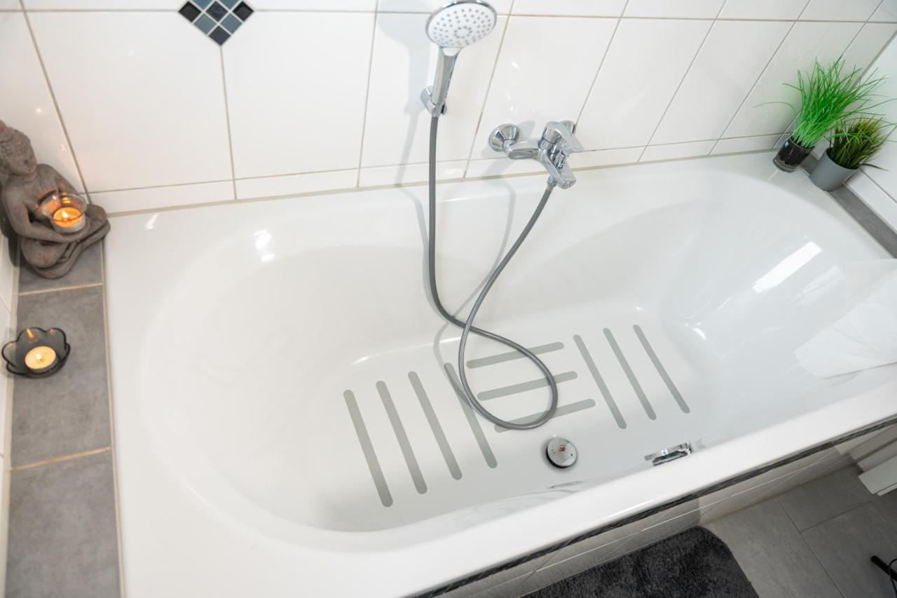 #2 Grosses Zimmer Mit Pool Und Garten Memmingen Eksteriør bilde